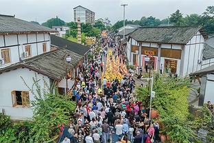 绝杀制胜！巴斯克斯：球就落我脑袋上了 少一人但我们很团结